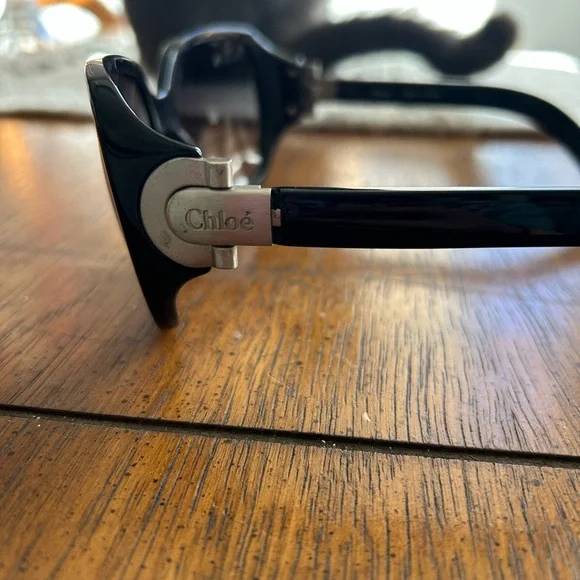 Oversized Chloe Sunglasses - Picture 3 of 4